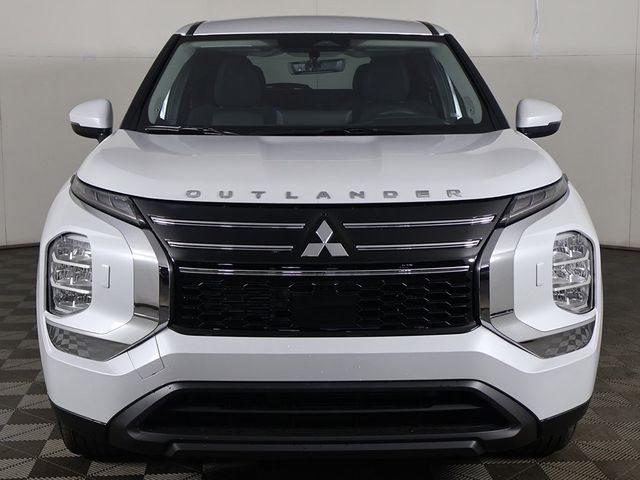 2026 Mitsubishi Outlander ES