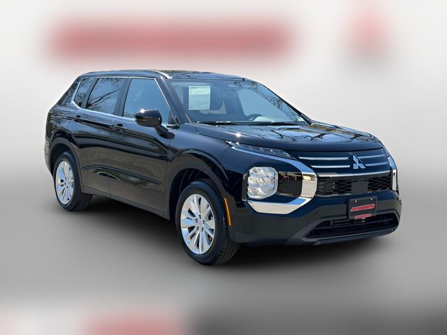 2026 Mitsubishi Outlander ES