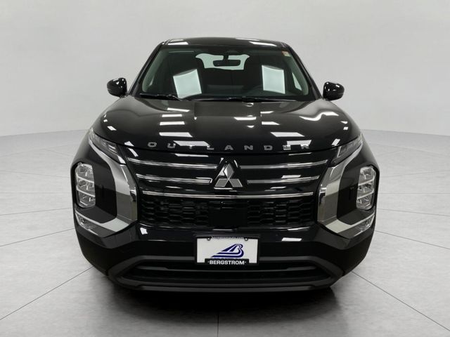 2026 Mitsubishi Outlander ES