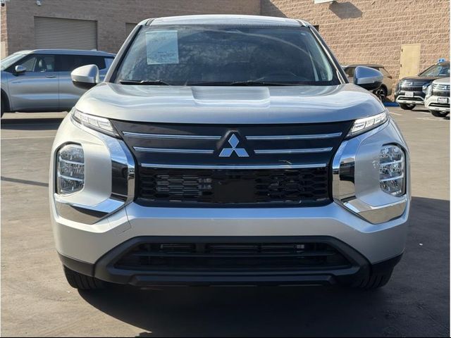 2026 Mitsubishi Outlander ES