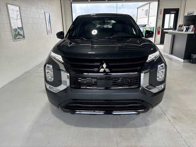 2026 Mitsubishi Outlander LE