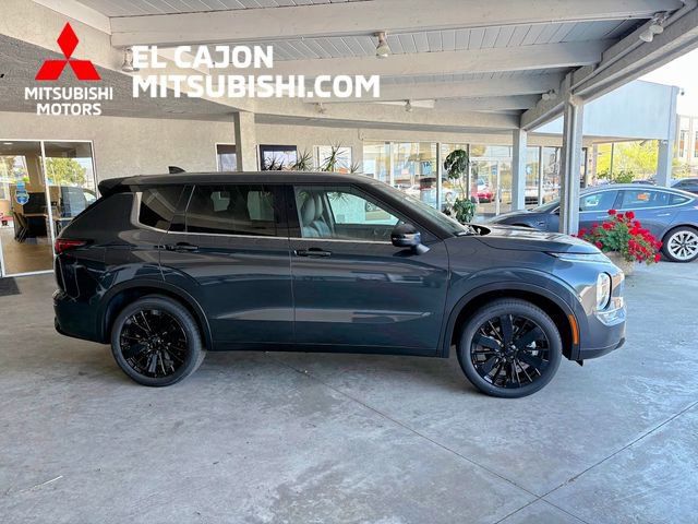 2026 Mitsubishi Outlander LE