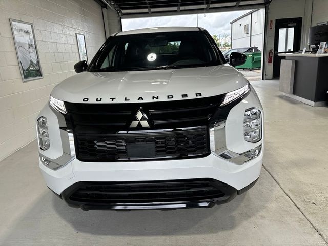 2026 Mitsubishi Outlander LE