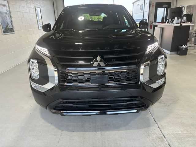 2026 Mitsubishi Outlander LE