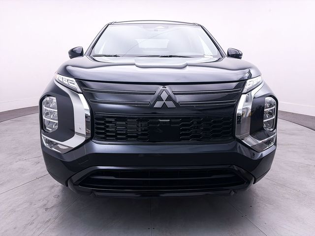 2026 Mitsubishi Outlander LE