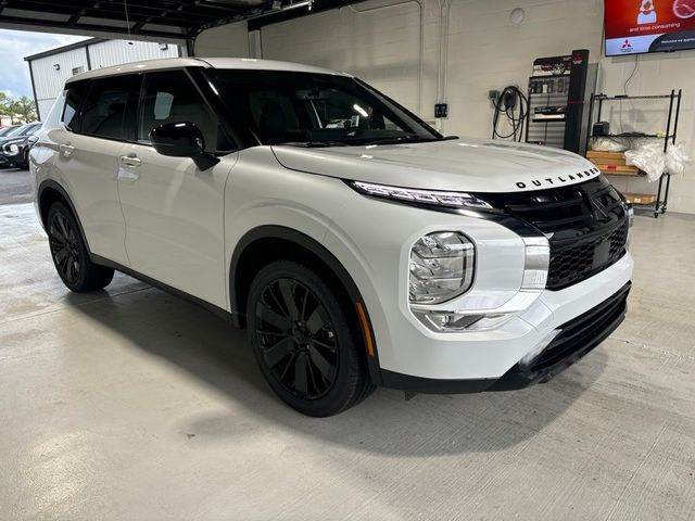 2026 Mitsubishi Outlander LE