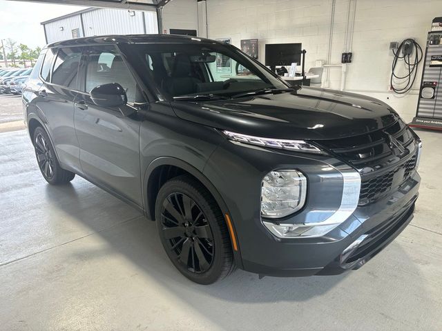 2026 Mitsubishi Outlander LE