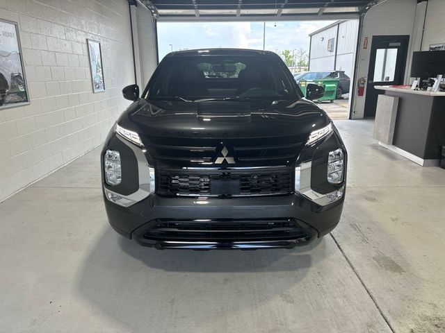 2026 Mitsubishi Outlander LE