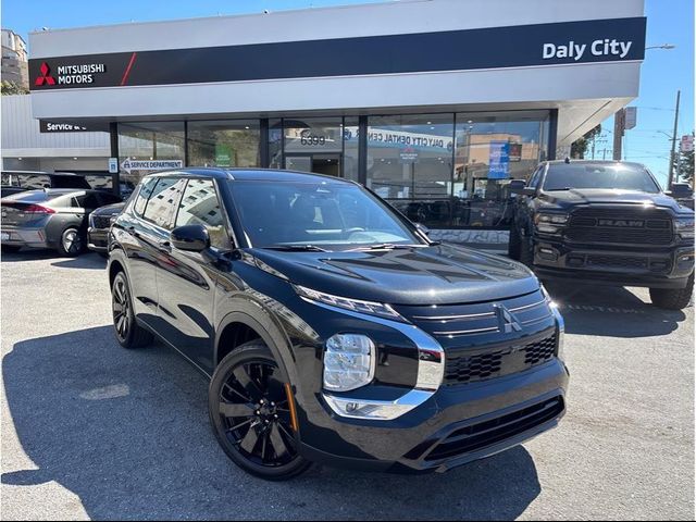 2026 Mitsubishi Outlander LE