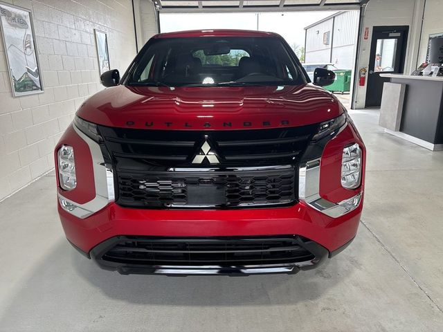 2026 Mitsubishi Outlander LE