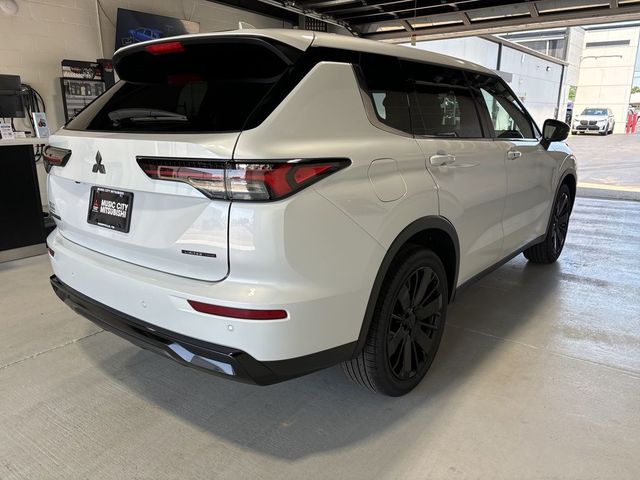 2026 Mitsubishi Outlander LE