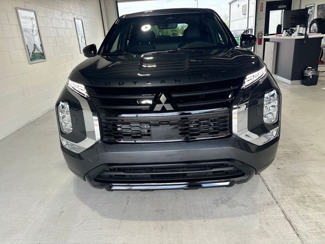 2026 Mitsubishi Outlander LE