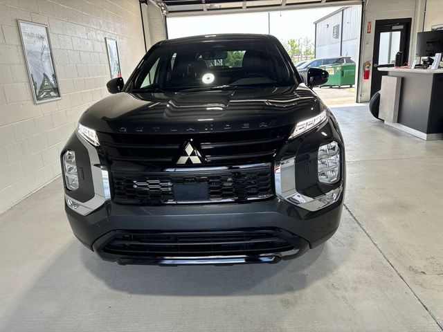 2026 Mitsubishi Outlander LE