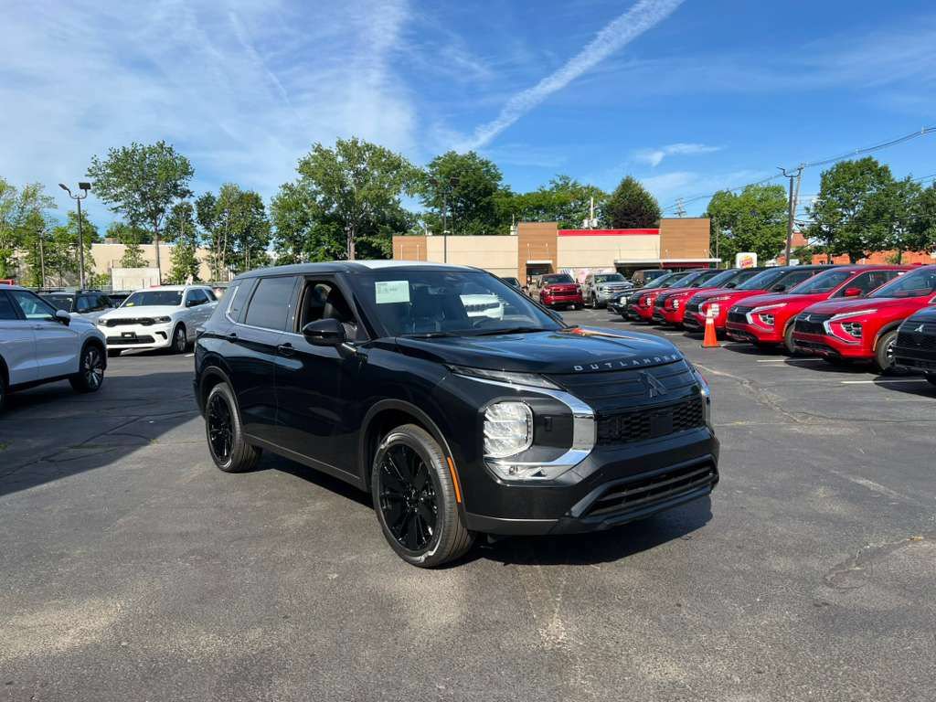 New 2023 Mitsubishi Outlander with Sunroof For Sale in Boston, MA