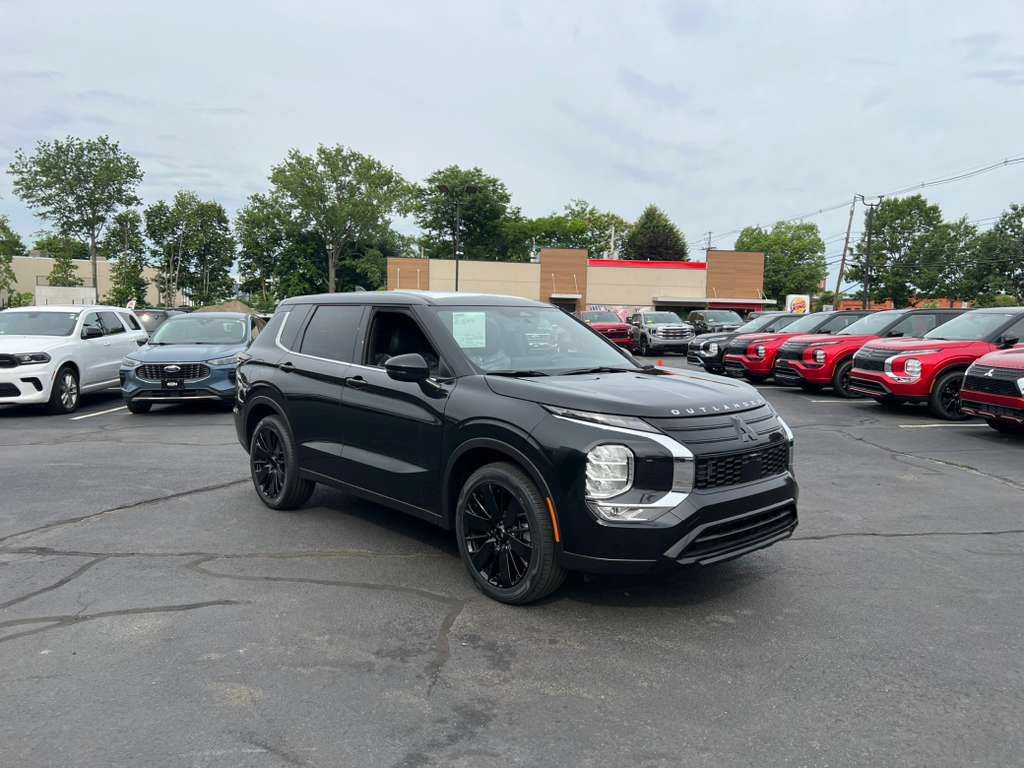 New 2023 Mitsubishi Outlander with Sunroof For Sale in Boston, MA