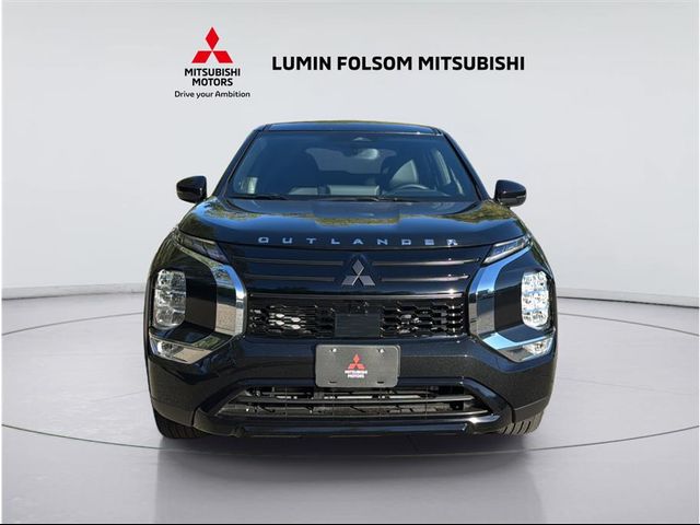 2026 Mitsubishi Outlander LE
