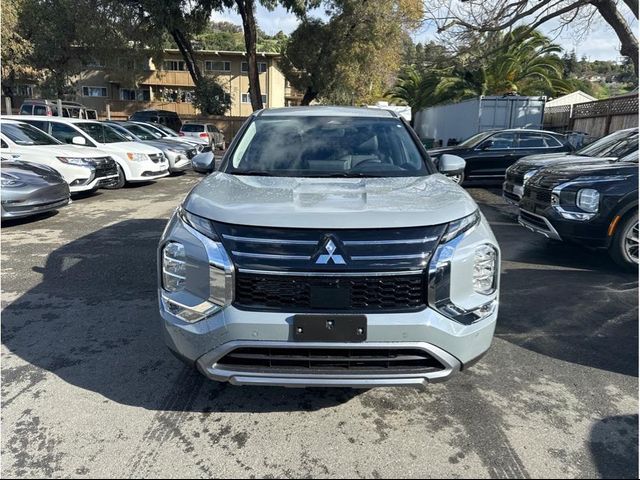 2026 Mitsubishi Outlander LE