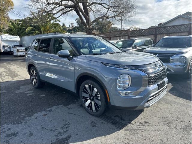 2026 Mitsubishi Outlander LE