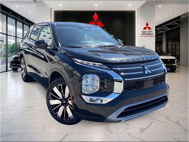 2026 Mitsubishi Outlander SE
