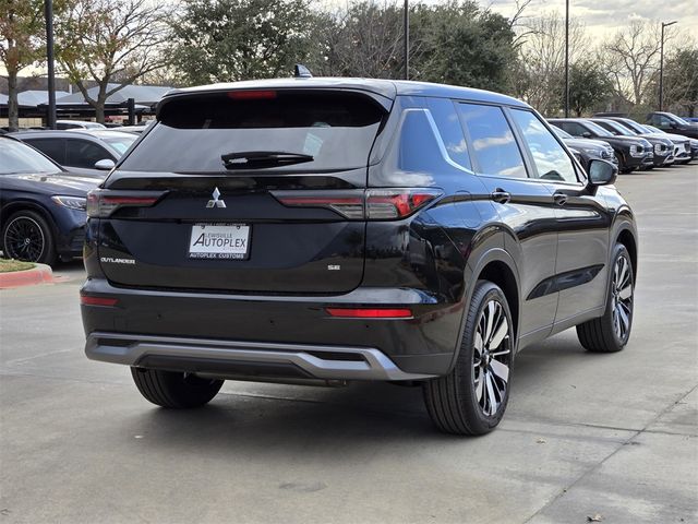 2026 Mitsubishi Outlander SE