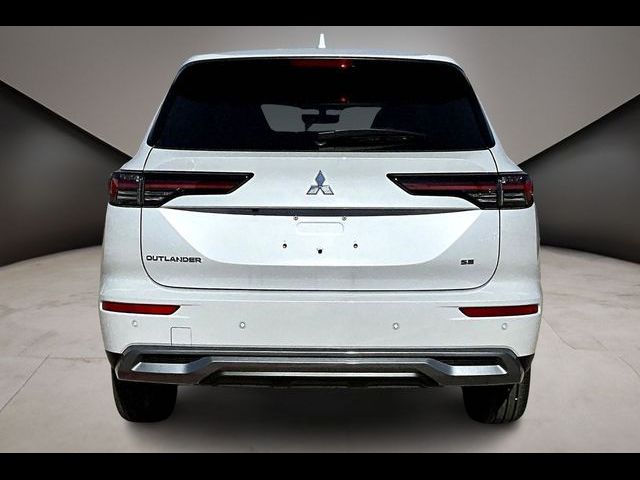 2026 Mitsubishi Outlander SE