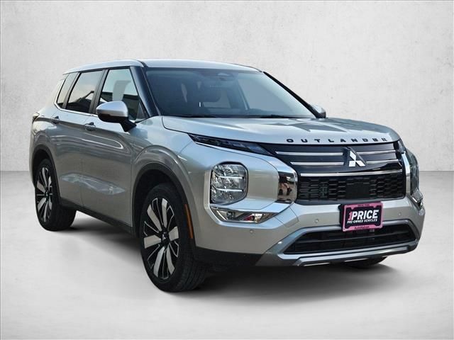 2026 Mitsubishi Outlander SE