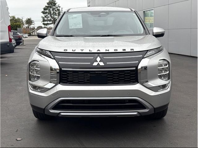 2026 Mitsubishi Outlander LE
