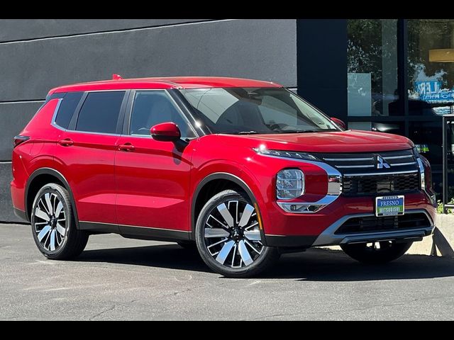 2026 Mitsubishi Outlander SE