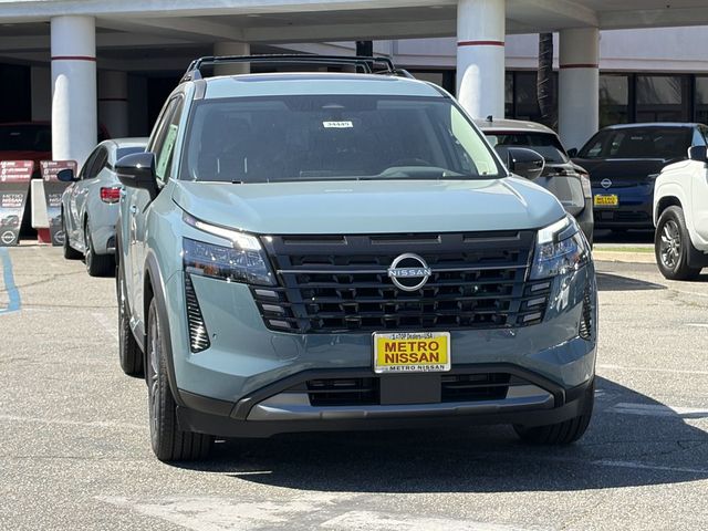 2026 Nissan Pathfinder Platinum