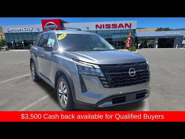 2026 Nissan Pathfinder SL