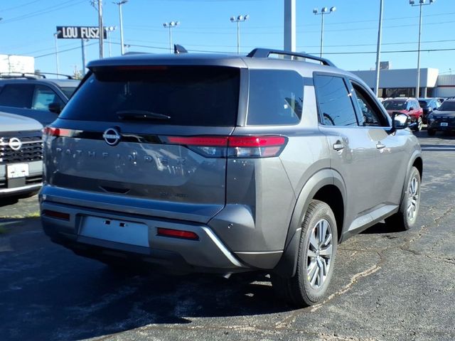 2026 Nissan Pathfinder SL