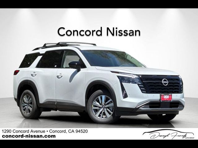 2026 Nissan Pathfinder SL