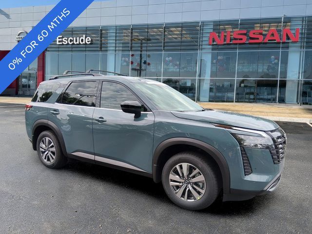 2026 Nissan Pathfinder SL