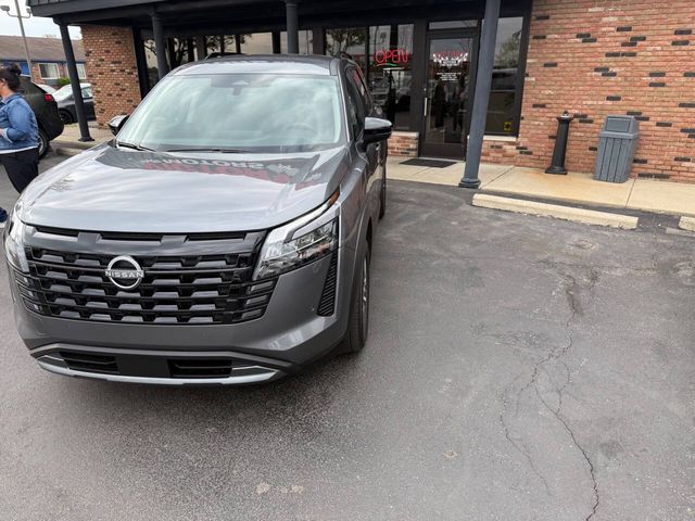 2026 Nissan Pathfinder SL