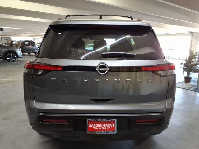 2026 Nissan Pathfinder SV