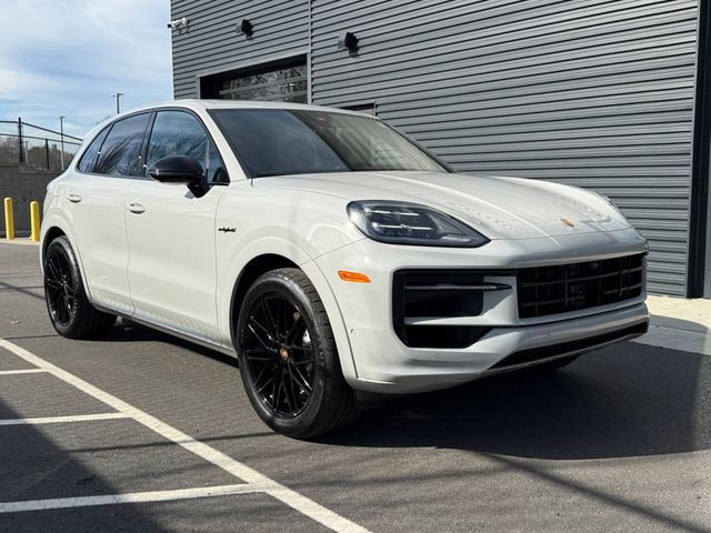 2026 Porsche Cayenne E-Hybrid Base