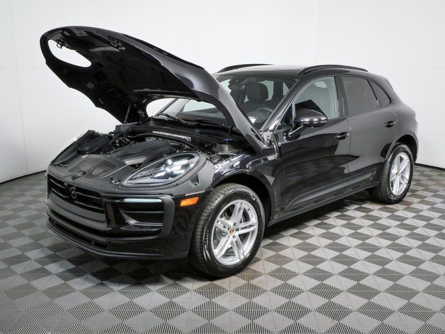 2026 Porsche Macan Base