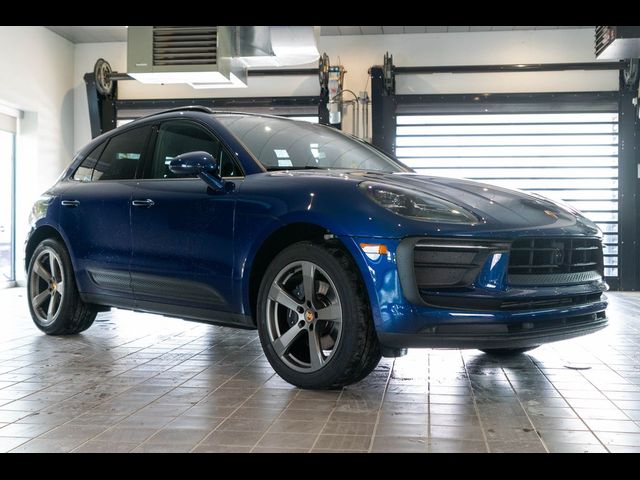 2026 Porsche Macan Base