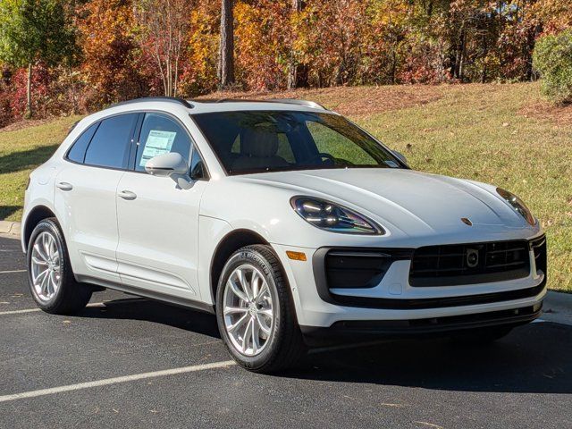 2026 Porsche Macan Base