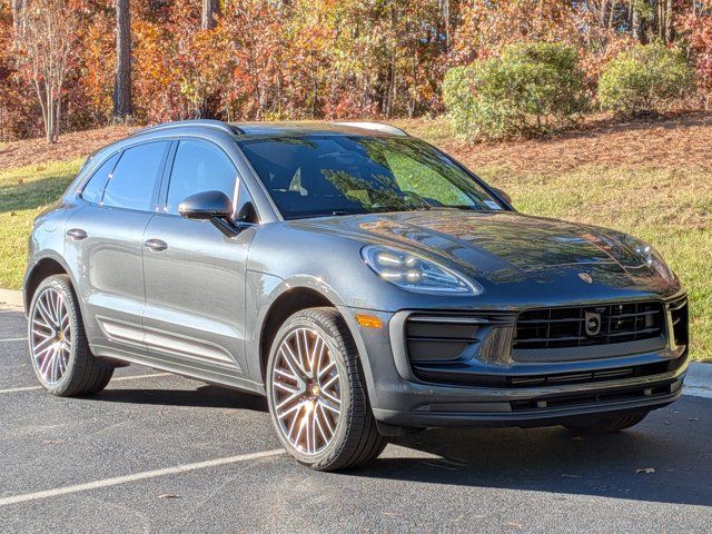 2026 Porsche Macan Base