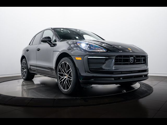 2026 Porsche Macan Base
