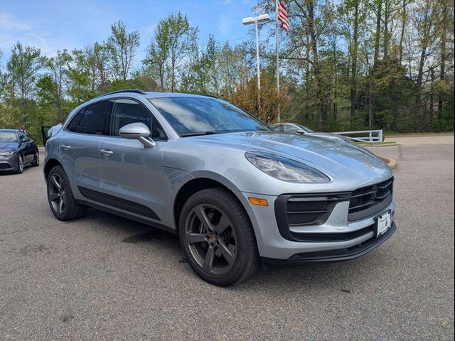 2026 Porsche Macan Base