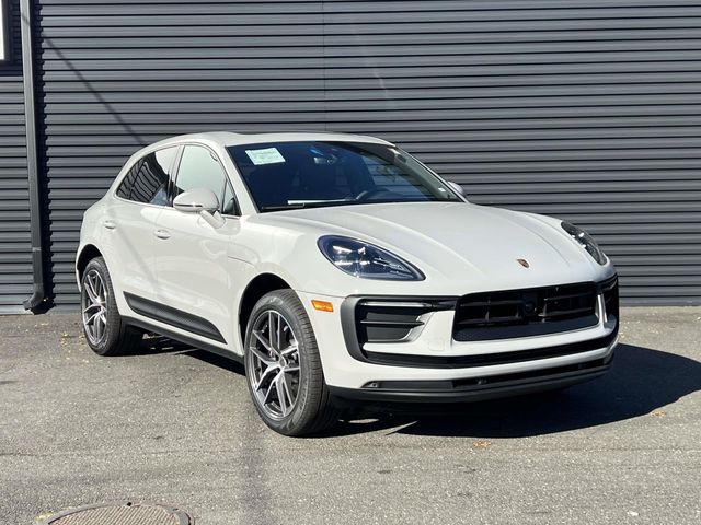 2026 Porsche Macan Base
