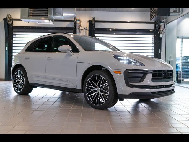 2026 Porsche Macan Base