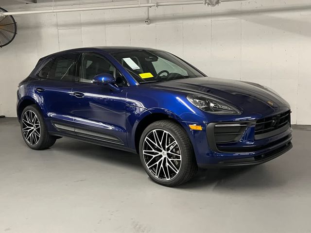 2026 Porsche Macan Base