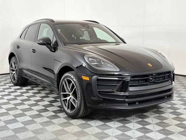 2026 Porsche Macan Base