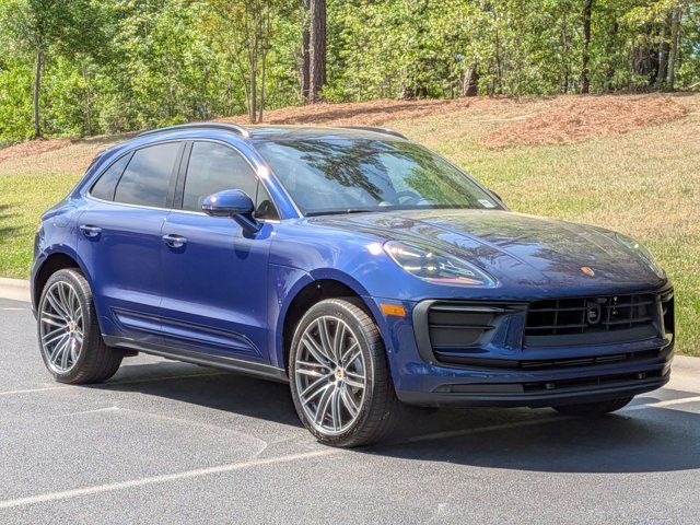 2026 Porsche Macan Base