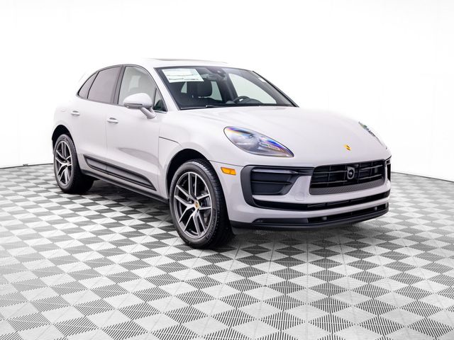 2026 Porsche Macan Base