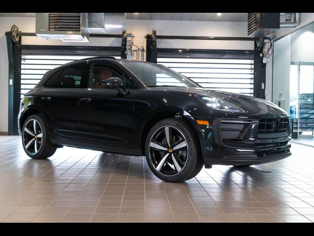 2026 Porsche Macan Base