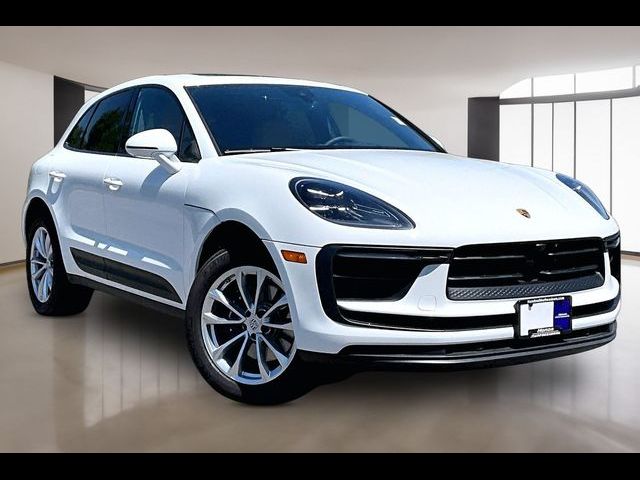 2026 Porsche Macan Base
